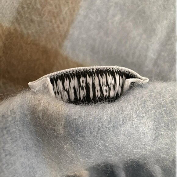 Auth BURBERRY LONDON ENGLAND - Light Blue Beige Multi Cashmere Scarf - Picture 5 of 5